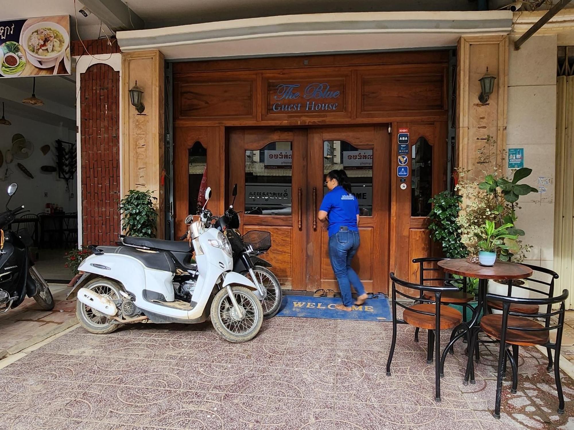 The Blue Guest House Battambang Eksteriør billede